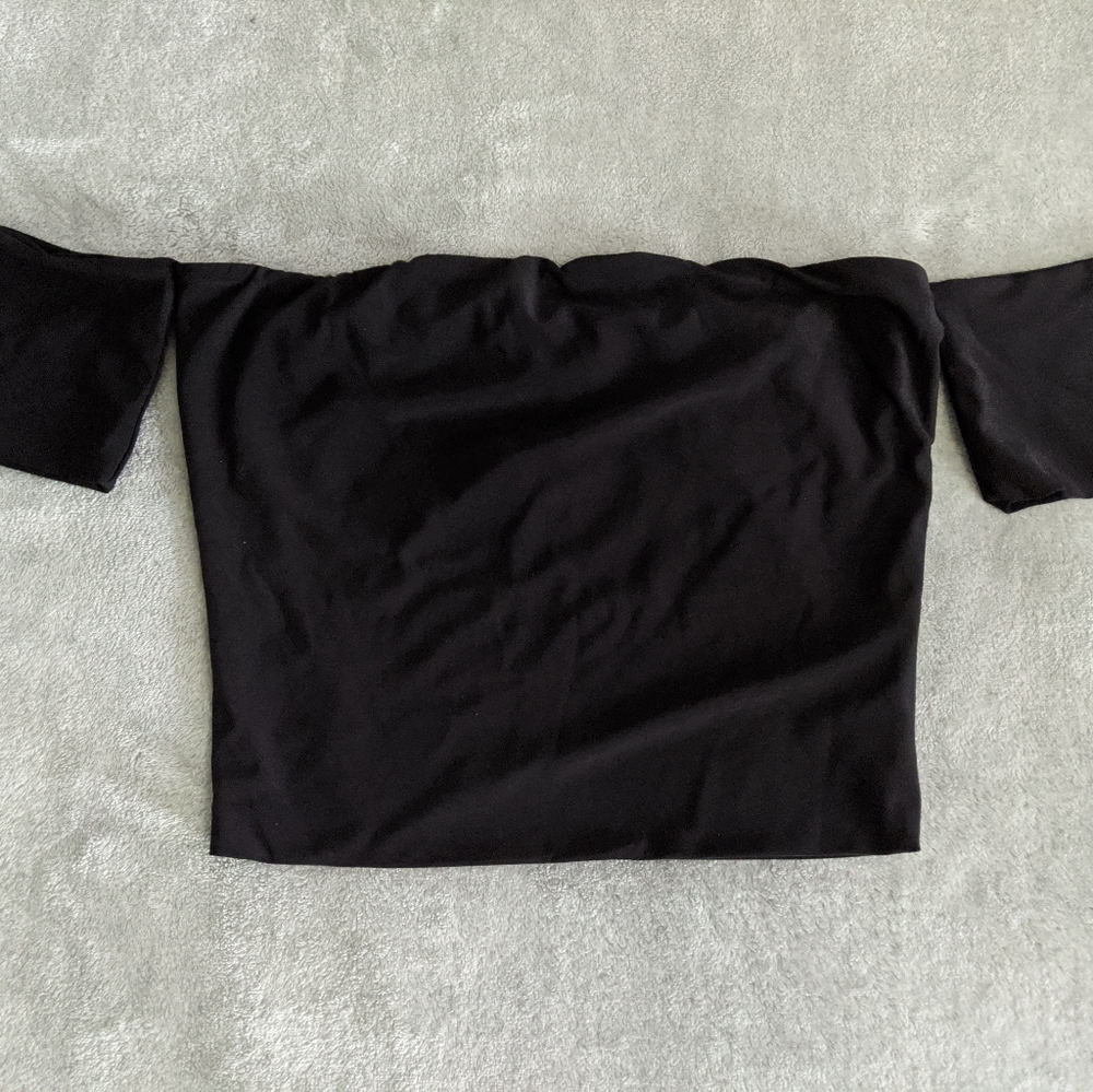 New black crop top off shoulder size small